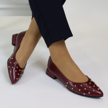 SAPATO COM TACHAS