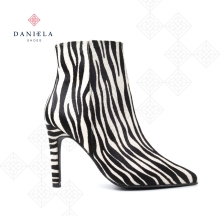 ANKLE BOOTS IN PRINT ANIMAL