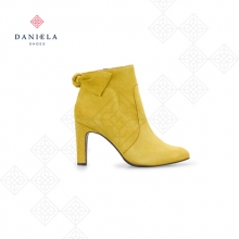 YELLOW BOOTS WITH BOW