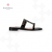PATENT LEATHER SANDAL WITH STUDS